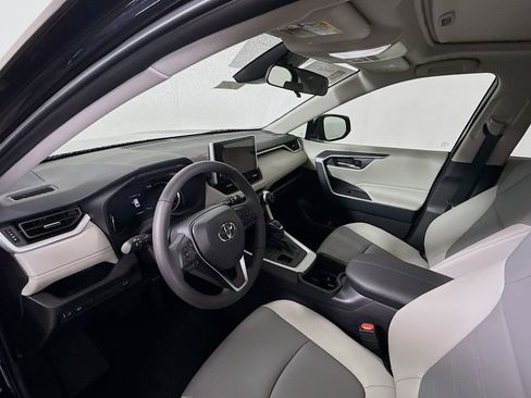 Certified 2025 Toyota RAV4 XLE Premium image 9