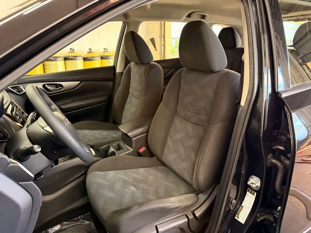 Used 2016 Nissan Rogue S FWD image 11