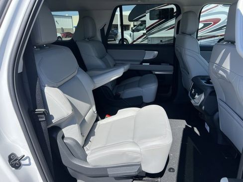 New 2025 Ford Expedition Max Active image 19