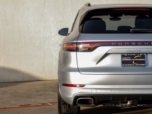 Used 2020 Porsche Cayenne image 45