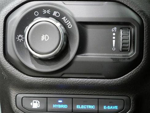 Used 2023 Jeep Wrangler Unlimited w/ Cold Weather Group AWD/4WD image 15