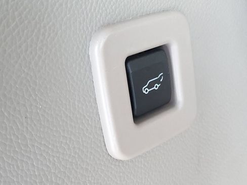 Used 2013 Ford Expedition Limited image 33