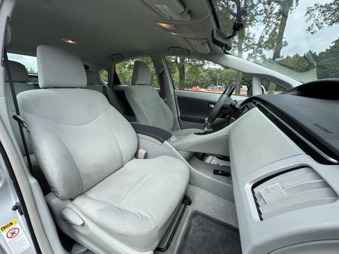 Used 2011 Toyota Prius Two FWD image 16