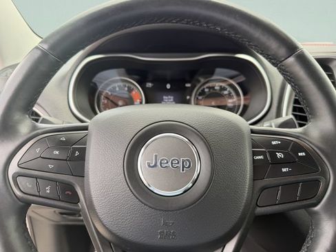 Used 2019 Jeep Cherokee Trailhawk w/ Cold Weather Group AWD/4WD image 33