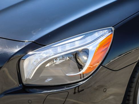 Used 2013 Mercedes-Benz SL 550 image 8