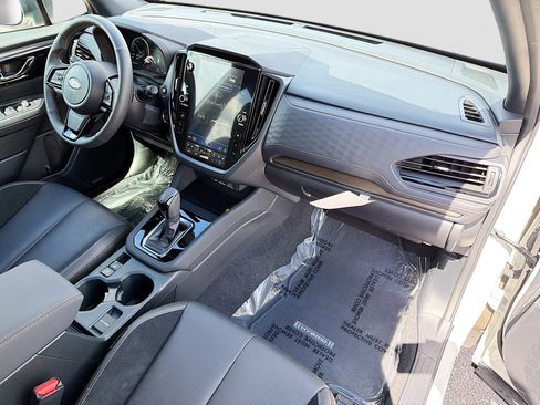 Used 2025 Subaru Forester Touring image 14