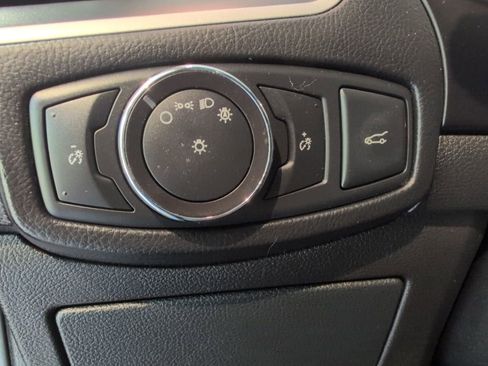 Used 2018 Ford Edge SEL w/ Equipment Group 201A AWD/4WD image 13