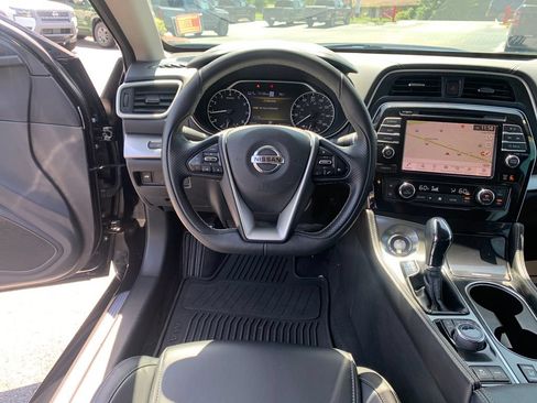 Used 2022 Nissan Maxima SV w/ Floor Mat Group FWD image 20