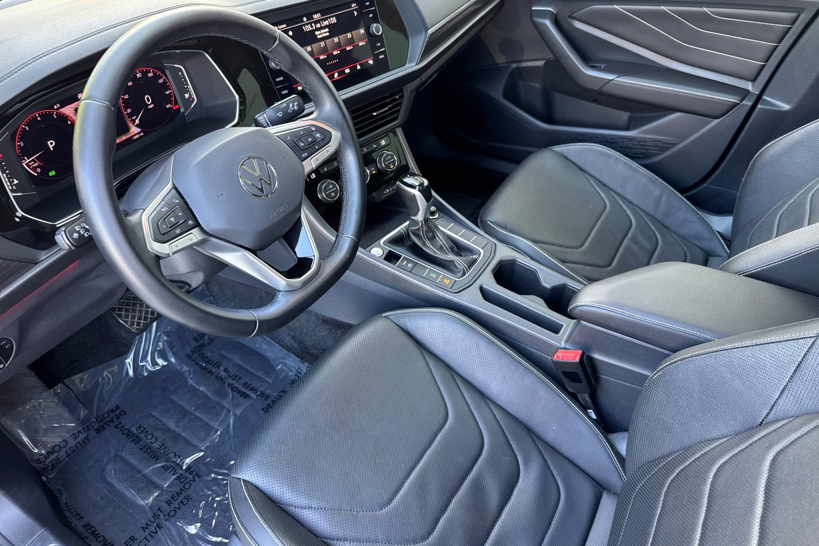 Used 2023 Volkswagen Jetta SEL FWD image 4