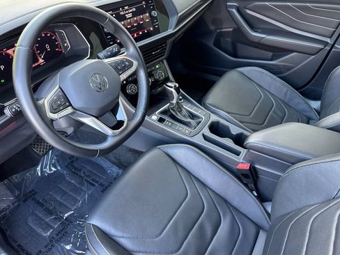 Used 2023 Volkswagen Jetta SEL FWD image 4