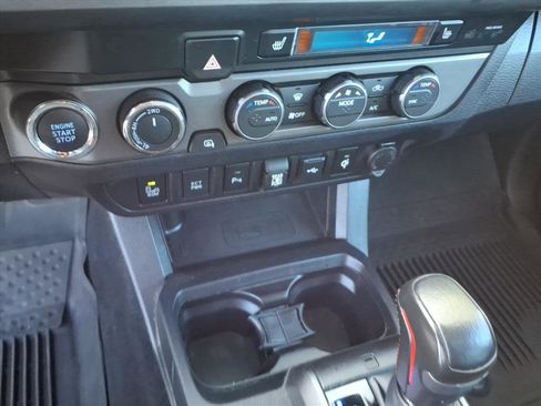 Used 2021 Toyota Tacoma TRD Off-Road w/ TRD Premium Off Road Package image 33