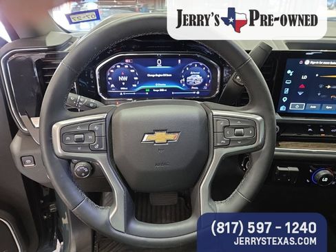 Used 2025 Chevrolet Silverado 1500 LT RWD image 13
