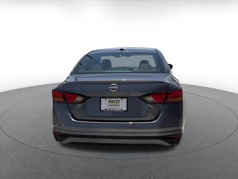 Used 2026 Nissan Altima 2.5 SV FWD image 12