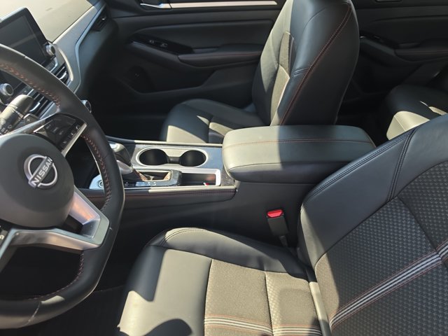 Used 2025 Nissan Altima 2.5 SR FWD image 16