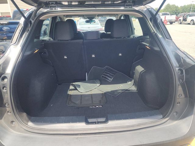 Used 2025 Nissan Kicks S FWD image 3