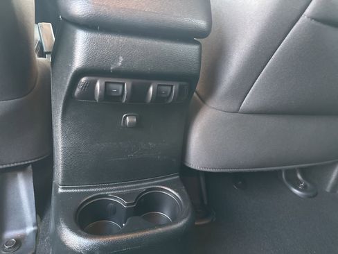 Used 2018 Jeep Wrangler Unlimited Rubicon w/ Cold Weather Group image 35