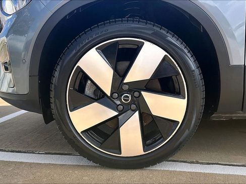 Certified 2023 Volvo C40 P8 Recharge Ultimate image 11