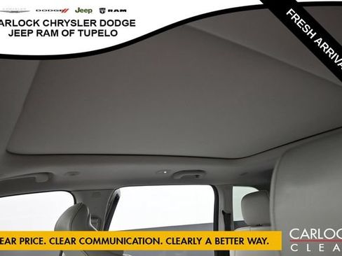 Used 2023 Jeep Grand Cherokee Overland w/ Luxury Tech Group IV AWD/4WD image 24