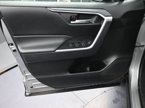 Used 2025 Toyota RAV4 XLE AWD/4WD image 20