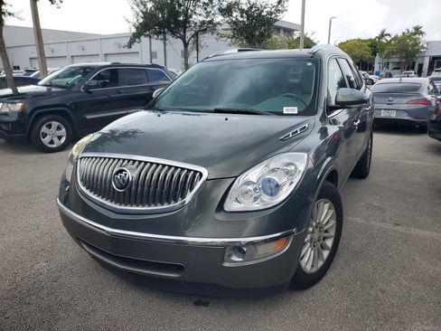 Used 2011 Buick Enclave CXL FWD image 2