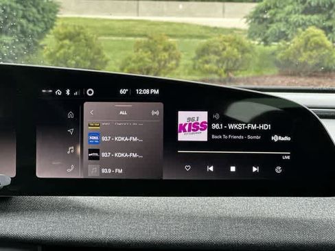 Used 2024 Lucid Air Touring AWD/4WD image 10