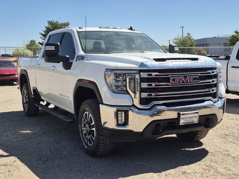 Used 2022 GMC Sierra 3500 SLE w/ SLE Convenience Package AWD/4WD image 3