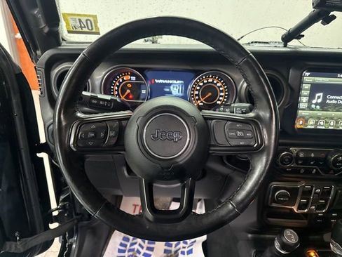 Used 2023 Jeep Wrangler Willys AWD/4WD image 32