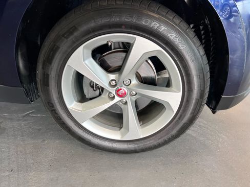 Used 2018 Jaguar F-PACE Premium image 7