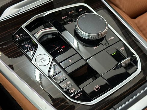 New 2026 BMW X5 xDrive50e w/ Parking Assistance Package image 18