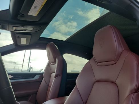 Certified 2025 Porsche Cayenne S AWD/4WD image 40