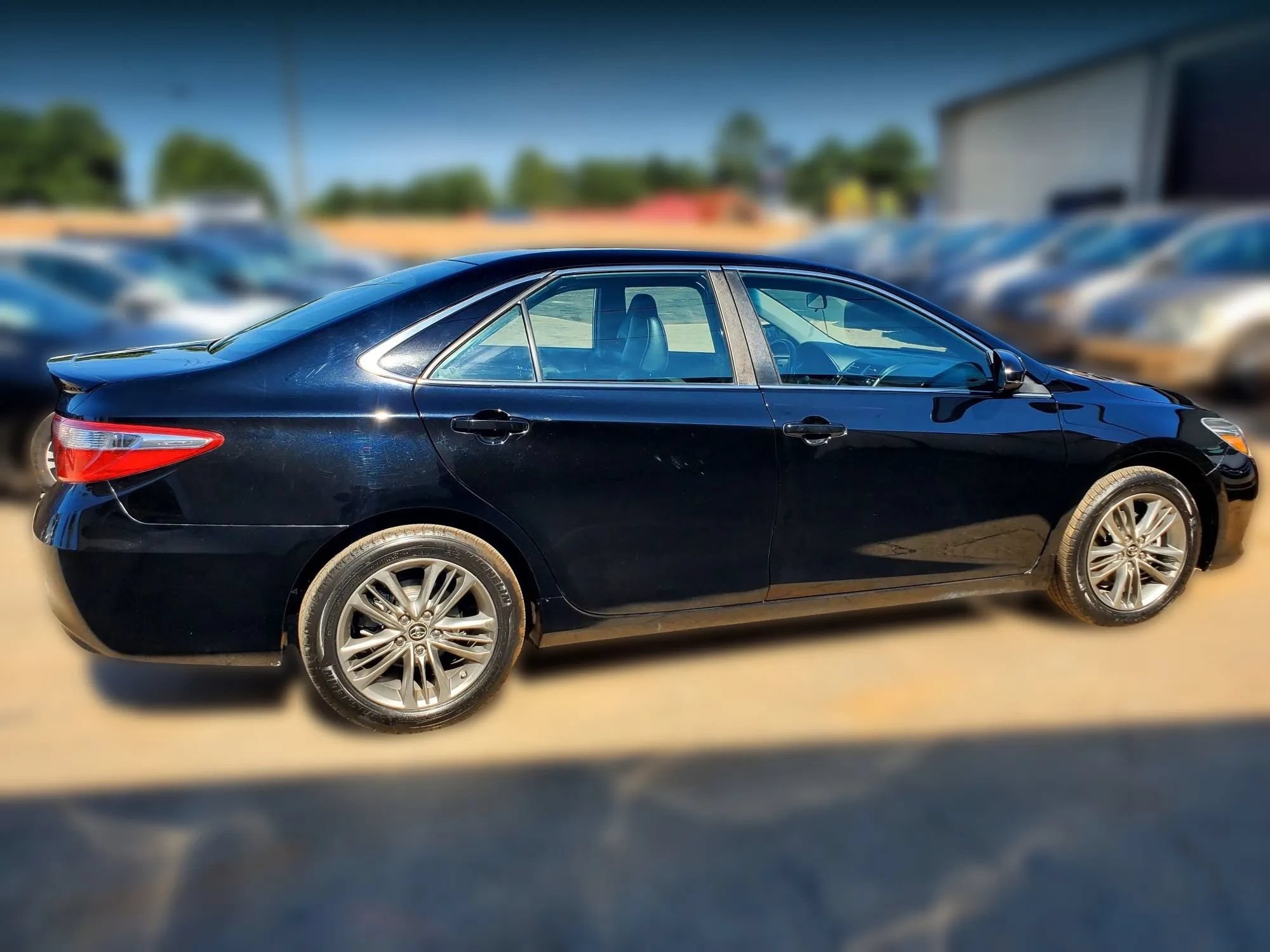Used 2016 Toyota Camry SE FWD image 12