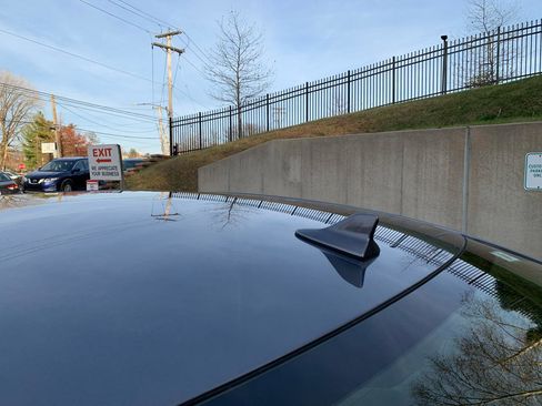 Used 2014 Lexus ES 300h w/ Luxury Package w/Bamboo Trim image 29