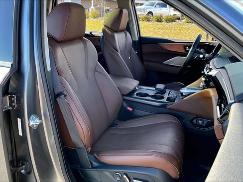 Used 2024 Acura MDX SH-AWD w/ Technology Package image 8