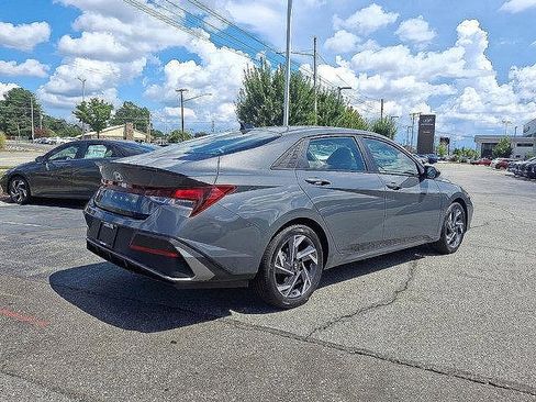 New 2025 Hyundai Elantra Sport image 4