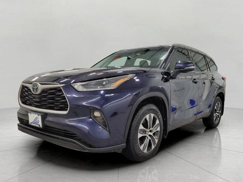 Used 2021 Toyota Highlander XLE image 12