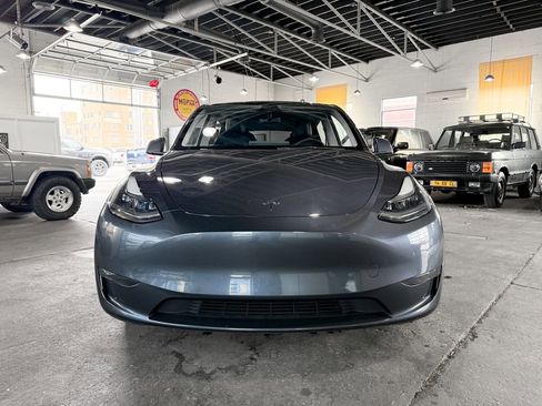 Used 2022 Tesla Model Y Performance image 8