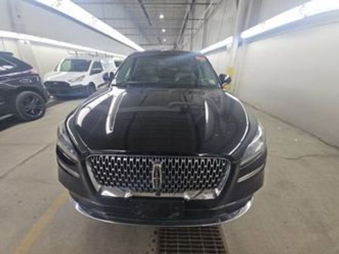 Used 2022 Lincoln Corsair AWD w/ Premium Package image 2