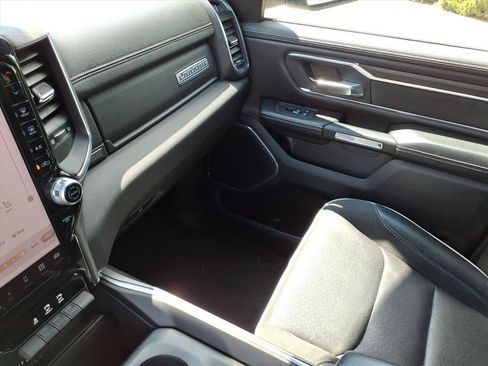 Used 2025 RAM 1500 Laramie AWD/4WD image 37