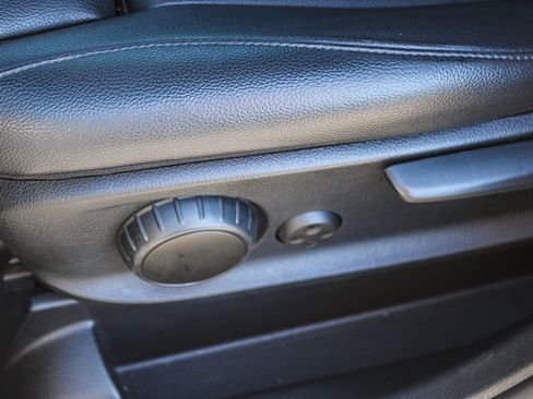 Used 2022 Mercedes-Benz GLB 250 image 22