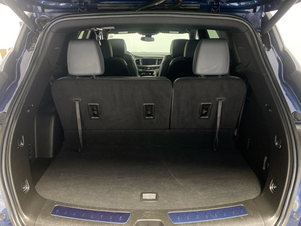 Used 2024 Buick Enclave Essence w/ Experience Buick Package FWD image 24
