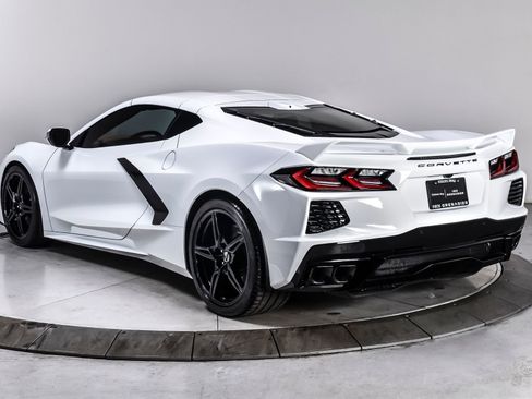 Used 2023 Chevrolet Corvette Stingray Premium Cpe w/ Z51 Performance Package RWD image 4