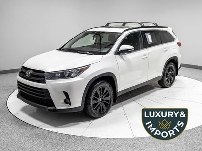 Used 2019 Toyota Highlander SE