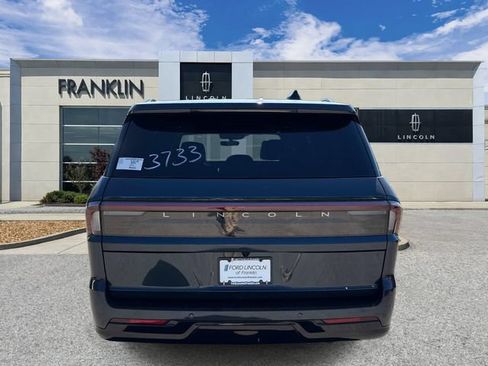 New 2026 Lincoln Navigator Reserve w/ Jet Appearance Package AWD/4WD image 6