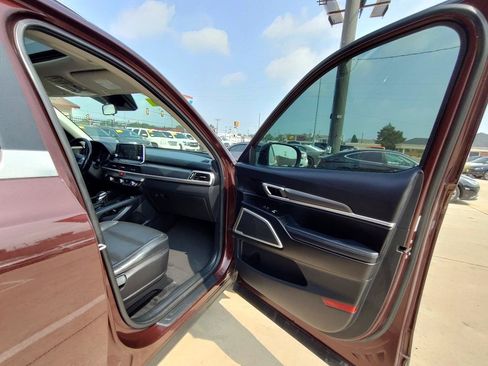 Used 2020 Kia Telluride S w/ S 8 Passenger Seating Package FWD image 45
