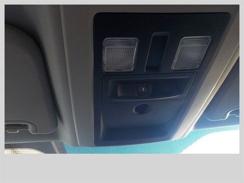 Used 2011 RAM 2500 SLT image 28