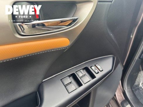 Used 2016 Lexus CT 200h w/ Navigation Package FWD image 11