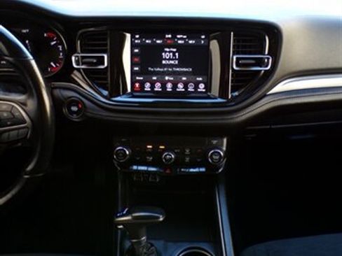 Used 2021 Dodge Durango SXT image 38