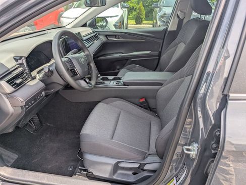 Used 2025 Toyota Camry LE AWD/4WD image 26