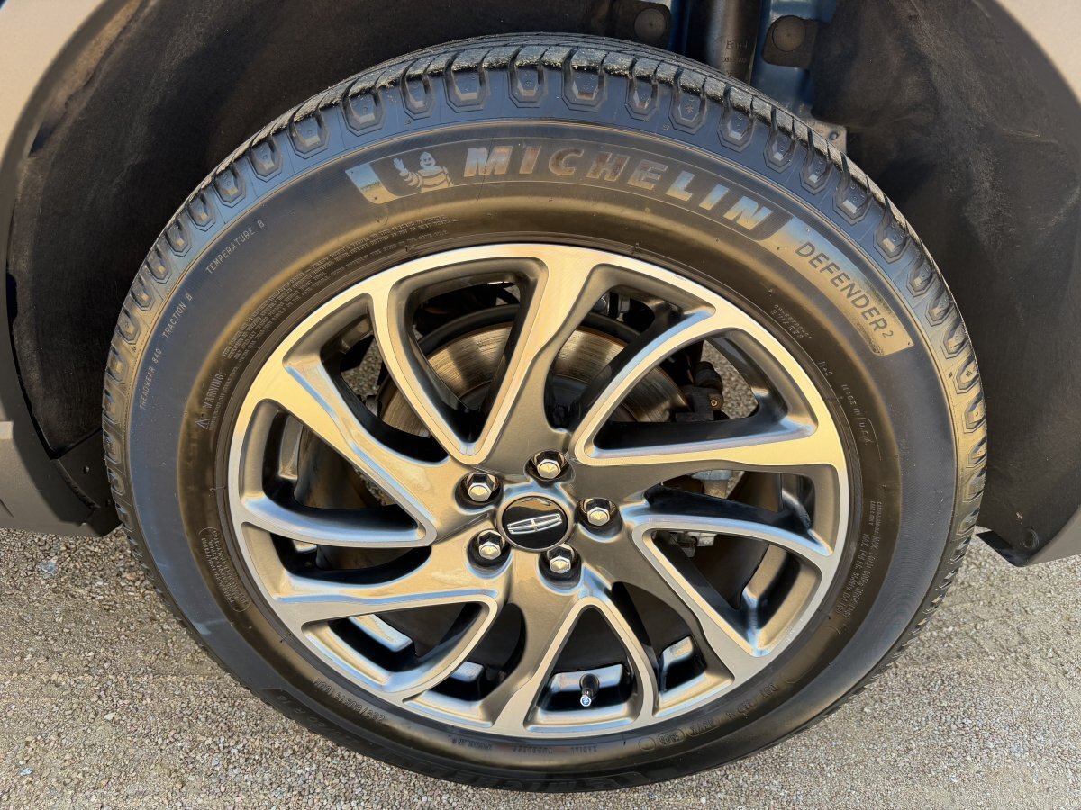 Used 2021 Lincoln Corsair FWD w/ Equipment Group 101A image 10