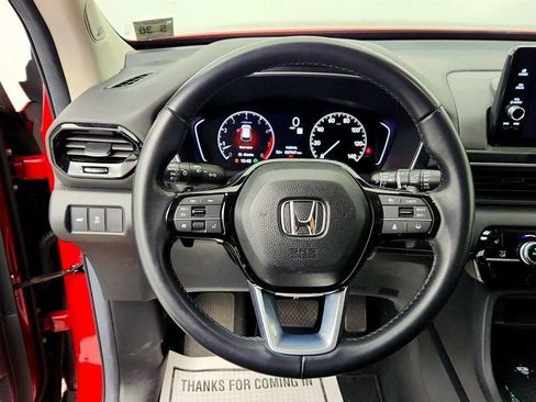 Used 2025 Honda Pilot Touring image 14